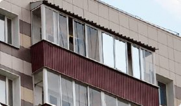 Остекление балкона с крышей за 35000 рублей!